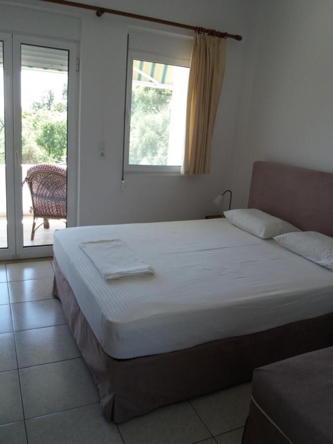 Theros Blu Sarakiniko (Epirus) Номер фото
